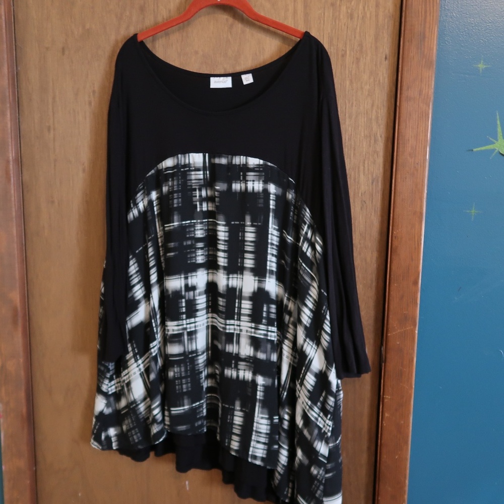 Avenue Two Toned Long Sleeve Blouse